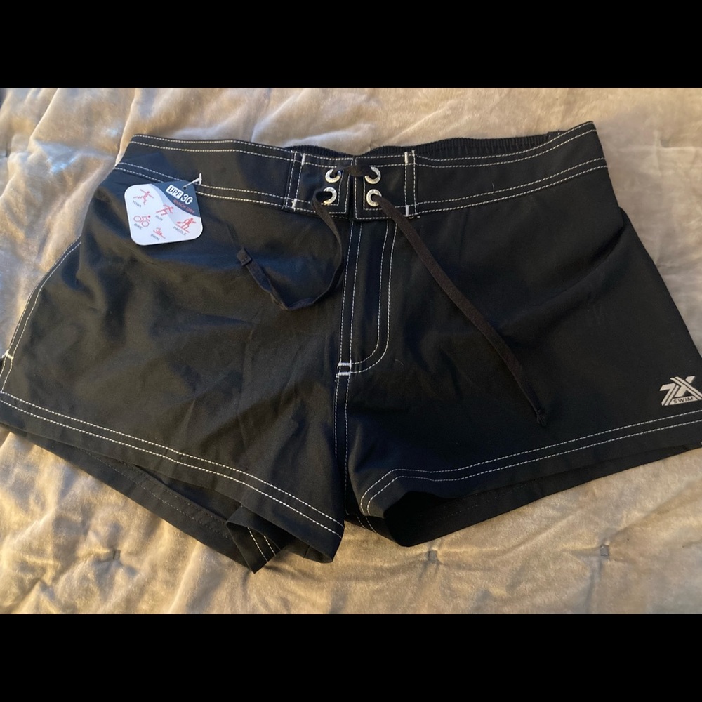 NWT ZeroXposur board shorts